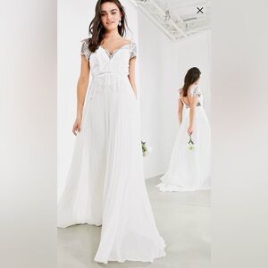 Elegant White Lace Wedding Dress